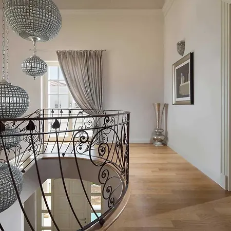 Elegance Villa *