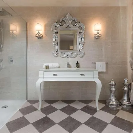 Elegance Villa *